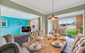 Bridgecity Luxurious Maidstone Holiday Home